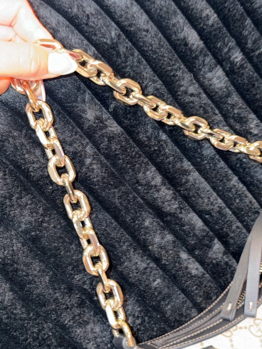 Gucci Beige GG Canvas Shoulder Bag with Gold Chain Trim